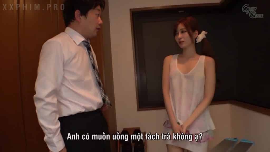 Chồng đi công tác, vợ gạ tình anh hàng xóm có vợ