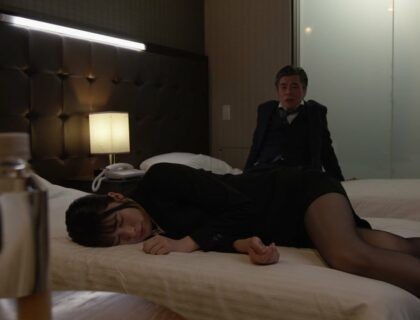 Hiếp dâm em nhân viên khi đi công tác khi thấy cô nàng hẹn hò cùng cấp dưới ở công ty